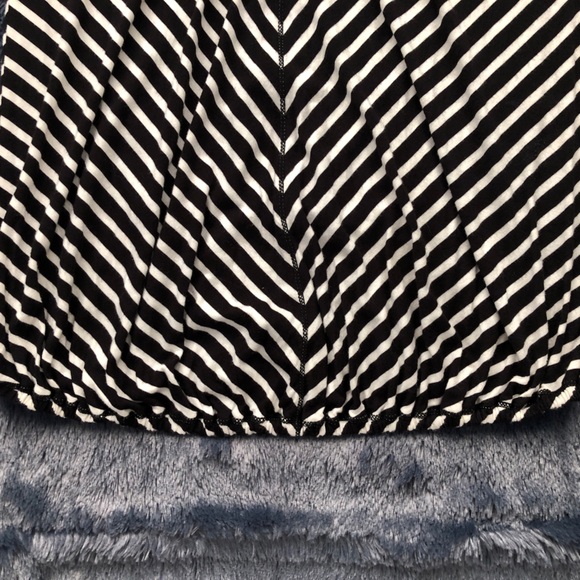 Max Edition, Large, Low-Scoop, Gathered Top - Picture 8 of 8